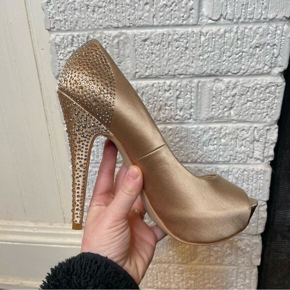 Steve Madden Cream Heels with Rhinestone Embellishments - Picture 6 of 13